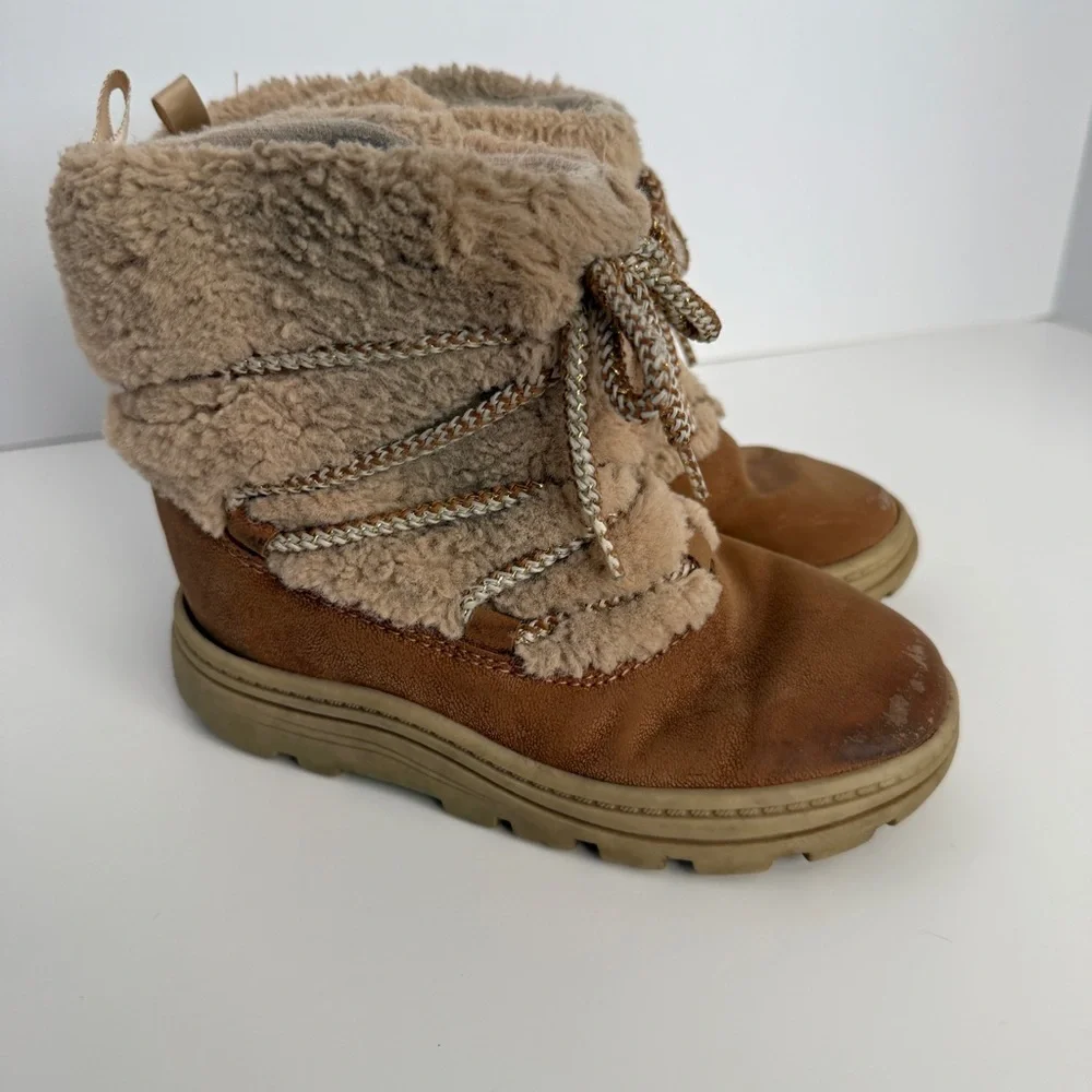 Carter's | Tan and Cream Fur-Lined Boots | Girl’s Size 10
